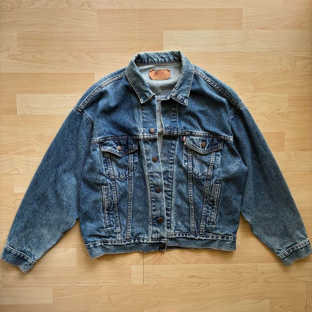 Vintage Levi's 70507-0215 USA Made Blue Washed Denim Trucker Jacket Size L